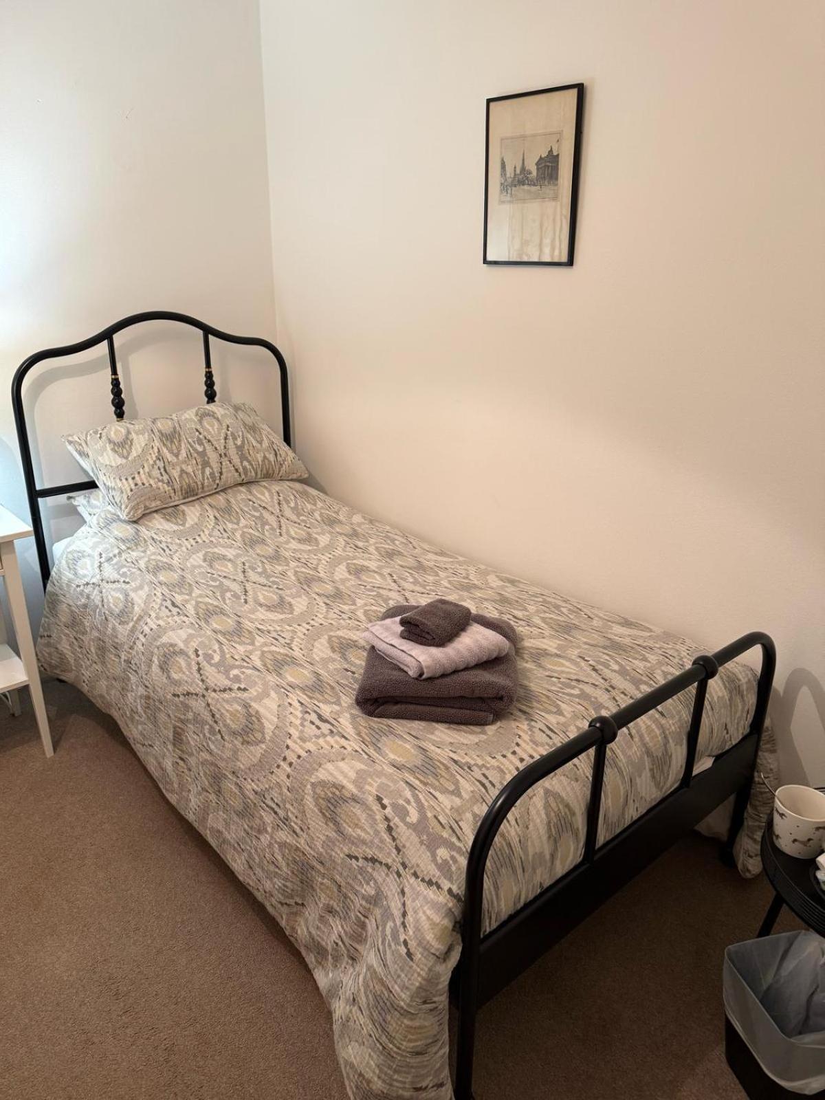 Single Room With Beautiful Garden Единбург Екстериор снимка
